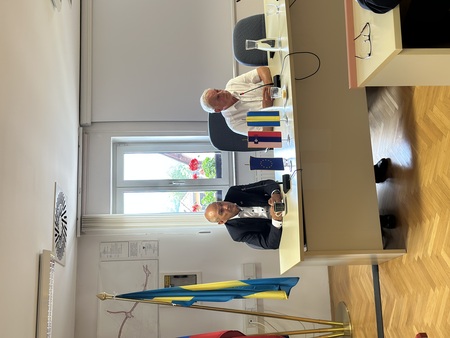 Predsednik SDS Janez Janša in župan Občine Cerklje na Gorenjskem Franc Čebulj 2.jpg